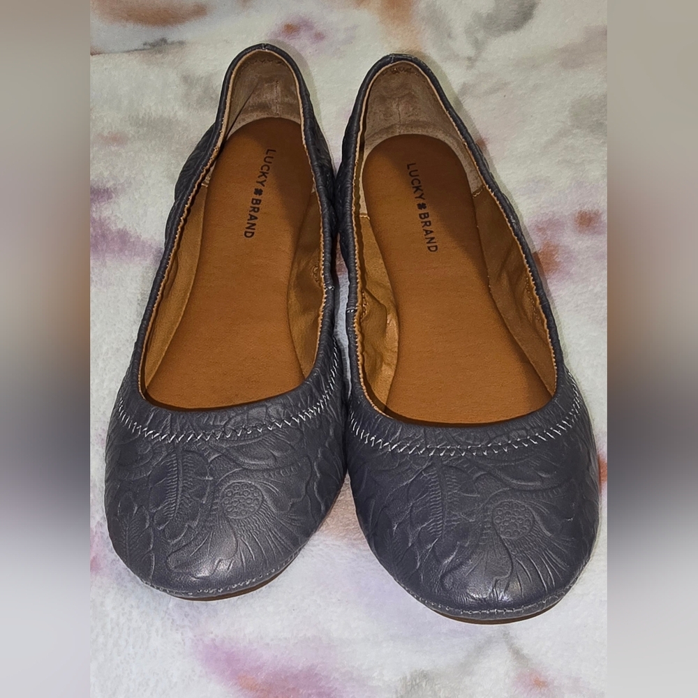 Lucky Brand Women's Gray Ballet Flats. Castle Rock Large Floral Print.